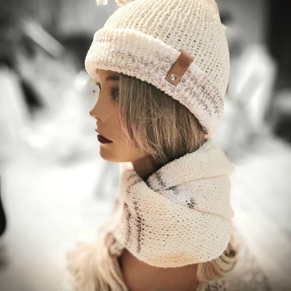 Peaches & Cream Hat and Scarf Winter Set in Cream and Tan Tones, Women's/Teens - Picture 15 of 16